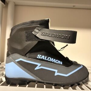 Salomon Womens Black and Light Blue cross country ski boots